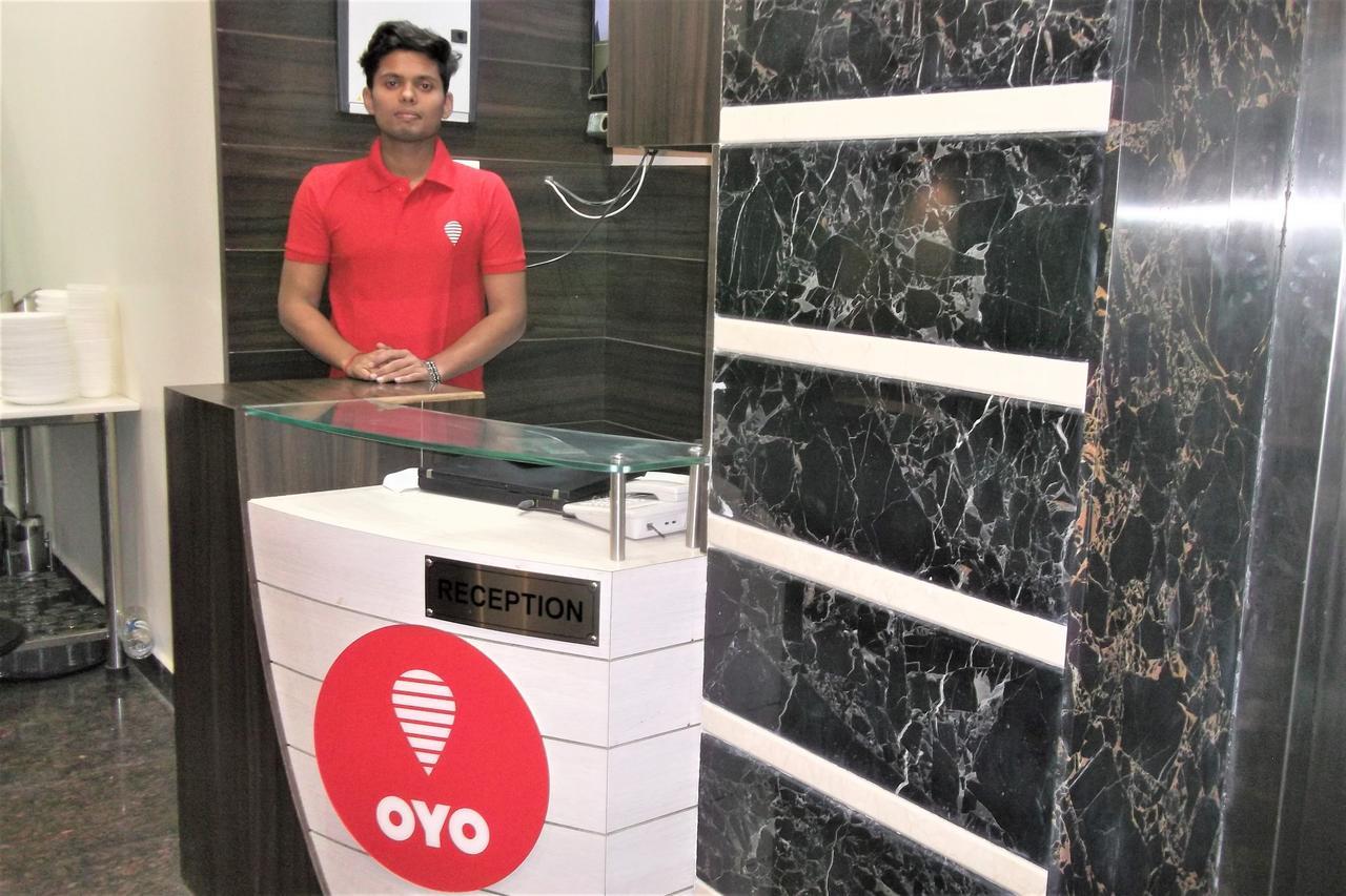 Oyo 10360 Hotel Grand Manoranjan جوراكبور المظهر الخارجي الصورة