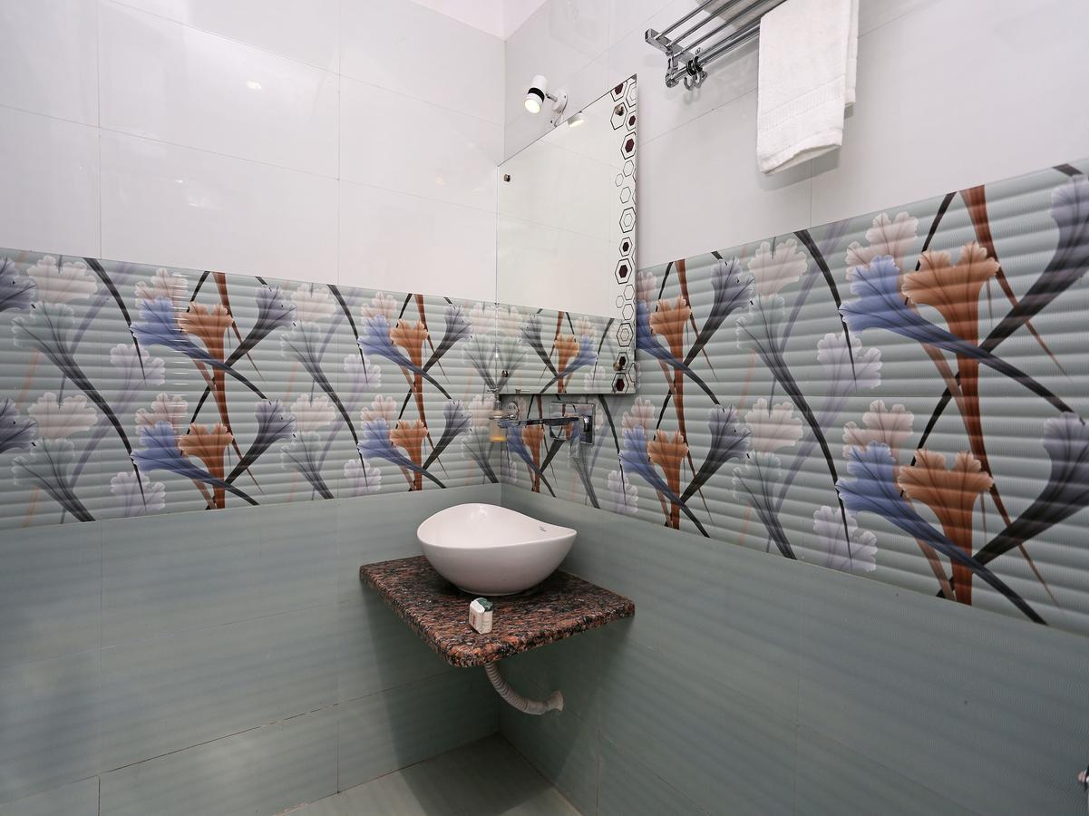 Oyo 10360 Hotel Grand Manoranjan جوراكبور المظهر الخارجي الصورة
