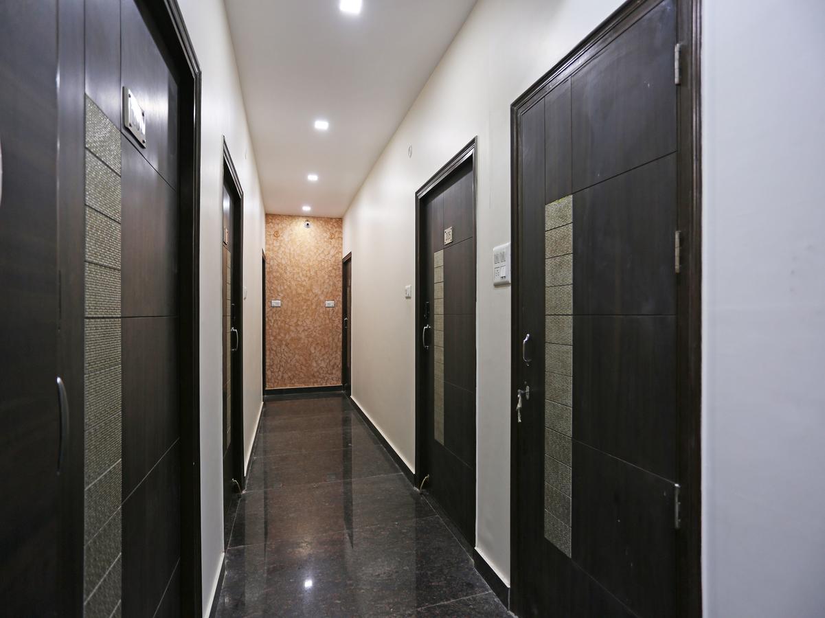 Oyo 10360 Hotel Grand Manoranjan جوراكبور المظهر الخارجي الصورة
